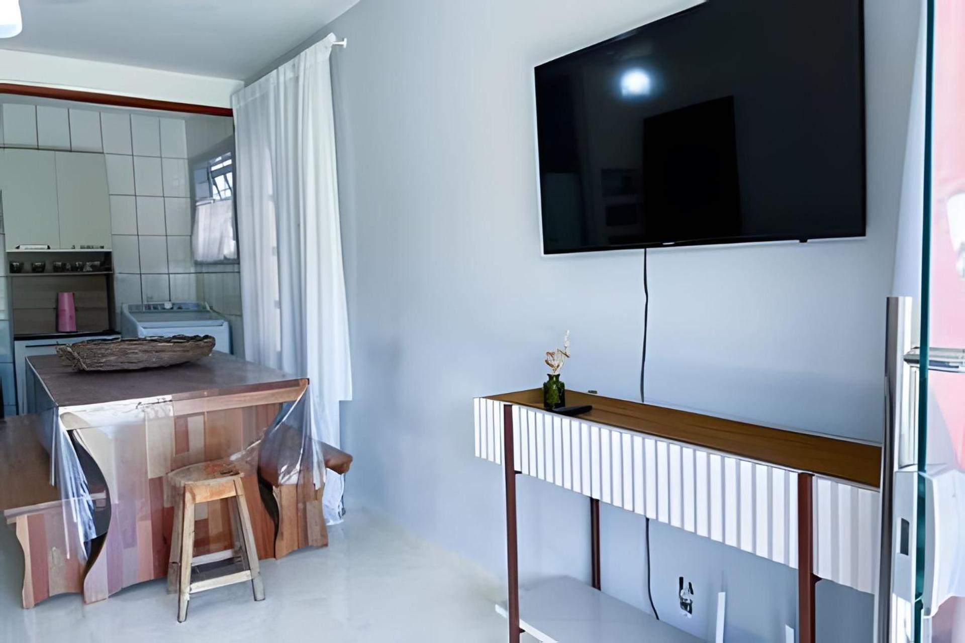 Casa de férias 550m Da Praia; 2 Quartos; Wifi 300mbs; Piscina; Churrasqueira; Estacionamento Gratuito 1 Carro Porto Seguro