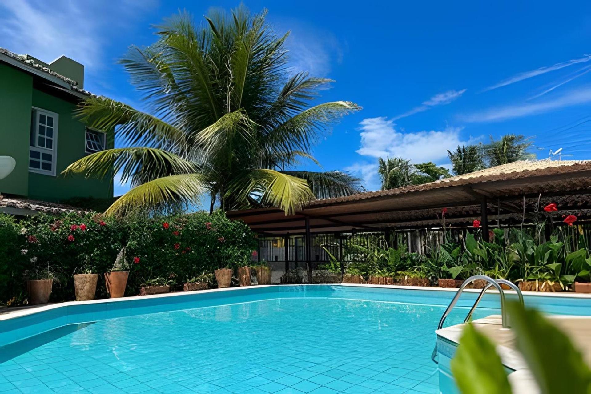 Casa de férias 550m Da Praia; 2 Quartos; Wifi 300mbs; Piscina; Churrasqueira; Estacionamento Gratuito 1 Carro Porto Seguro